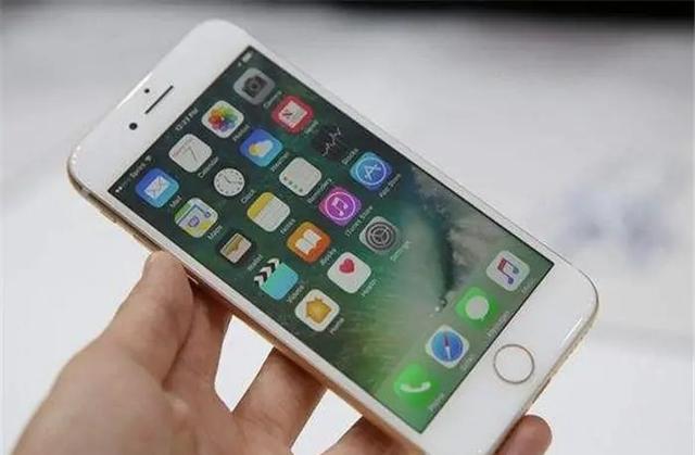 iPhone8是非全面屏手机,三年后还依然流畅,难怪它这么畅销!