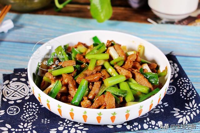 炒瘦肉,怎样才能嫩又滑?每次我都用这个方法,我家儿子吃着迷