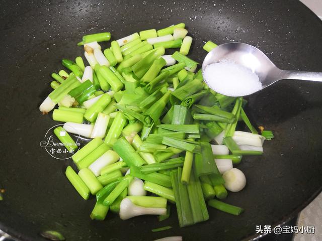 炒瘦肉,怎样才能嫩又滑?每次我都用这个方法,我家儿子吃着迷