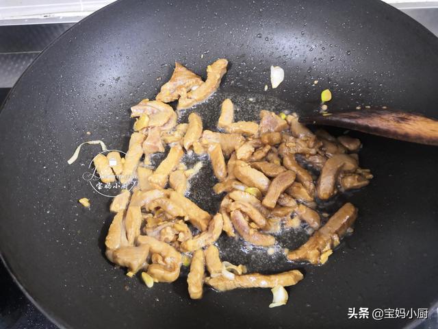 炒瘦肉,怎样才能嫩又滑?每次我都用这个方法,我家儿子吃着迷