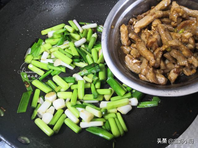 炒瘦肉,怎样才能嫩又滑?每次我都用这个方法,我家儿子吃着迷