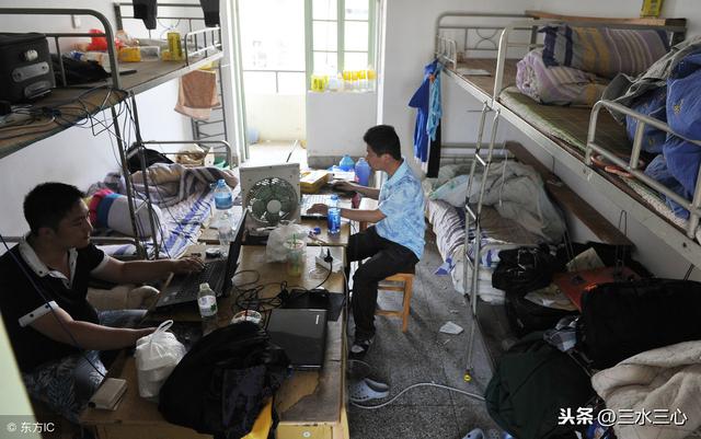 副教授辞职做快递员,深刻地揭示出了当前大学教育存在的问题!