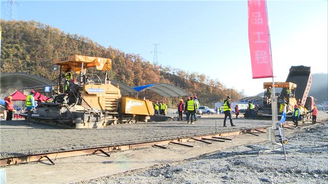湖北洪湖市距离武汉80公里,为武汉城市圈观察员,却一直不通高速