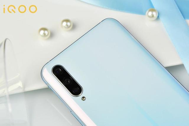 vivo力抗华为,1798的骁龙855、44w快充能否一举成名?
