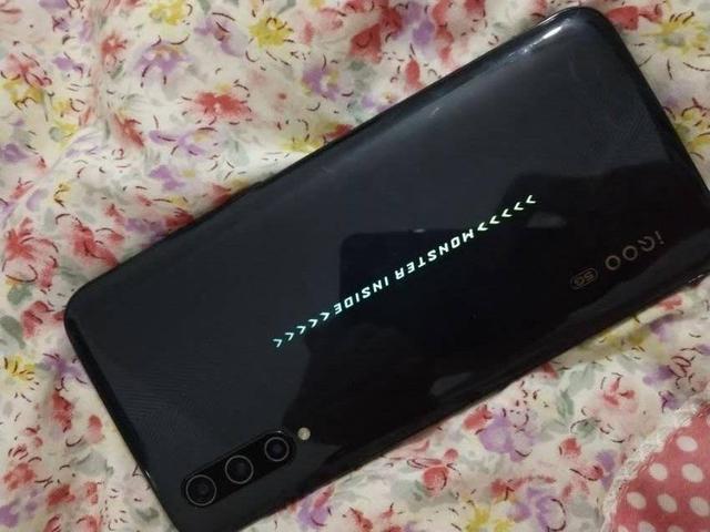3798跌至2798,UFS3.0+5G手机,网友:爆发了