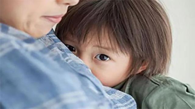如何让胆小孩子变勇敢,几个小妙招教给你!让孩子自信又阳光!