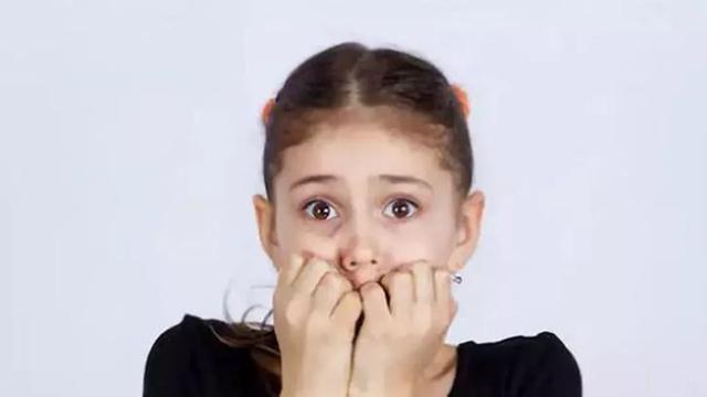 如何让胆小孩子变勇敢,几个小妙招教给你!让孩子自信又阳光!