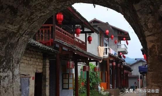 中国唯一在水上的古镇, 至今不通车、不修桥, 只有坐船才能到达!
