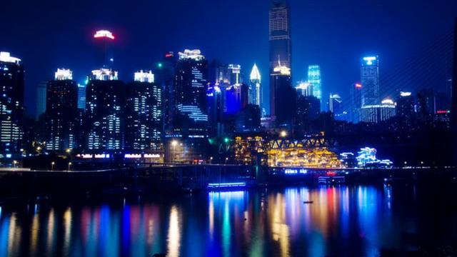 我国“值得一游”的2座城市,美景和美食兼备,人们去了还想去!