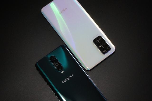 荣耀30S靠颜值再攀巅峰?对比过气旗舰机OPPO R17 Pro,旗鼓相当
