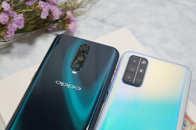 荣耀30S靠颜值再攀巅峰?对比过气旗舰机OPPO R17 Pro,旗鼓相当