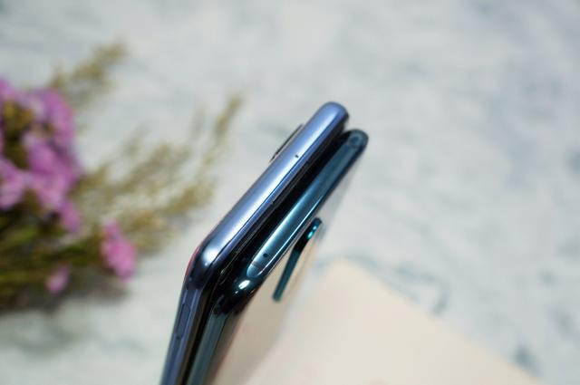 荣耀30S靠颜值再攀巅峰?对比过气旗舰机OPPO R17 Pro,旗鼓相当