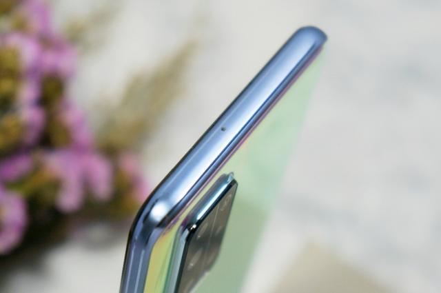 荣耀30S靠颜值再攀巅峰?对比过气旗舰机OPPO R17 Pro,旗鼓相当