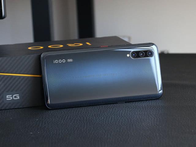 vivo真香旗舰?855Plus+5G+44W,连夜跌至2798元