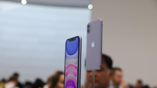 库克妥协了！iPhone11一夜跌成“华为价”，首批用户后悔买早了