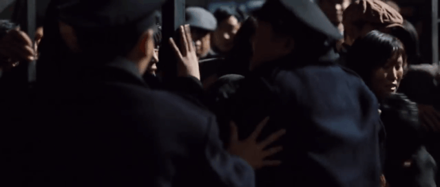 他曾拼命救下25万中国人,如今孙子来求药,数万网友齐呼:必须得帮,狠狠地帮