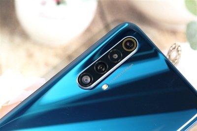 OPPO终于出手了,骁龙765G+120Hz+20倍变焦,仅2499元!