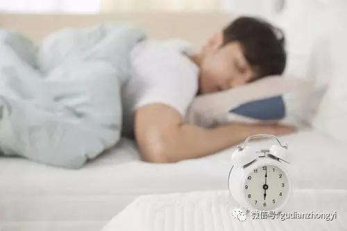 睡眠是人间第一大补:早不起灭阳气 ,晚不睡耗阳气!