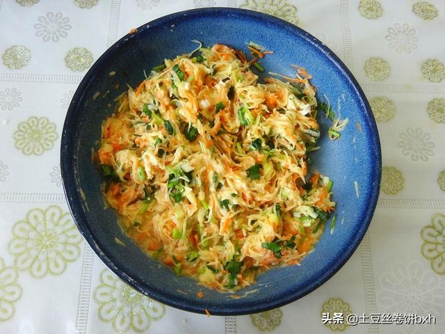 晚餐没食欲,随手就做了它,没想到自己就吃了一大盘,太香!