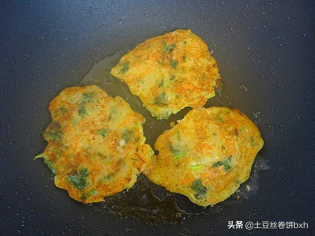 晚餐没食欲,随手就做了它,没想到自己就吃了一大盘,太香!