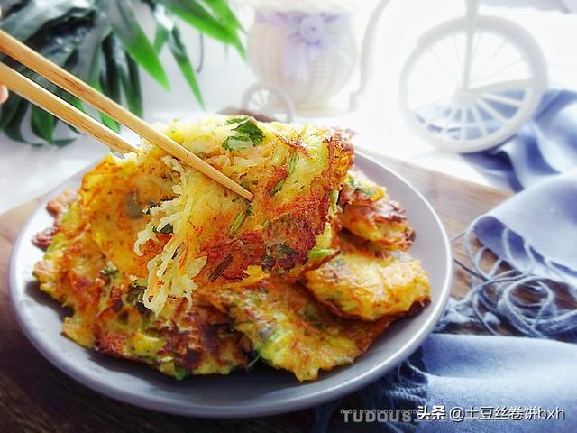 晚餐没食欲,随手就做了它,没想到自己就吃了一大盘,太香!