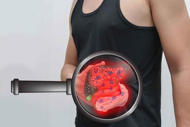 脂肪肝的危害不容小觑，身体常出现七个症状，谨防发展成肝癌！