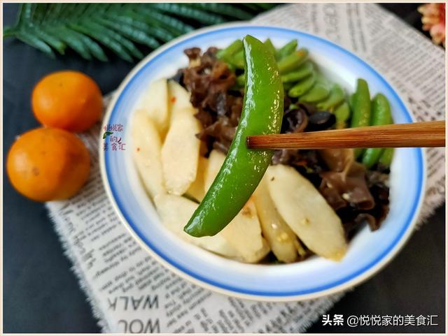 炒黑木耳时,为什么总会爆油?那是下锅前少了这1步,会的是高手