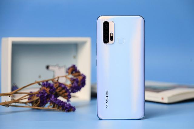 3K以下的5G手机怎么选?这四款手机个个精品,都是“真香机”
