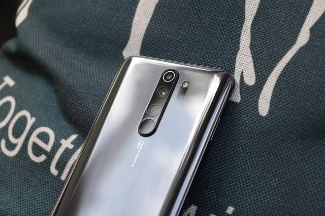 红米小金刚清仓,64GB跌至1199,还有4500mAh+18W!