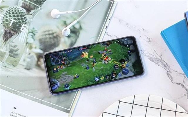 vivo反击小米,5G双模5000毫安4800四摄44W闪充,如今降至红米价