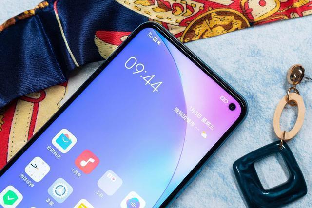 vivo反击小米,5G双模5000毫安4800四摄44W闪充,如今降至红米价