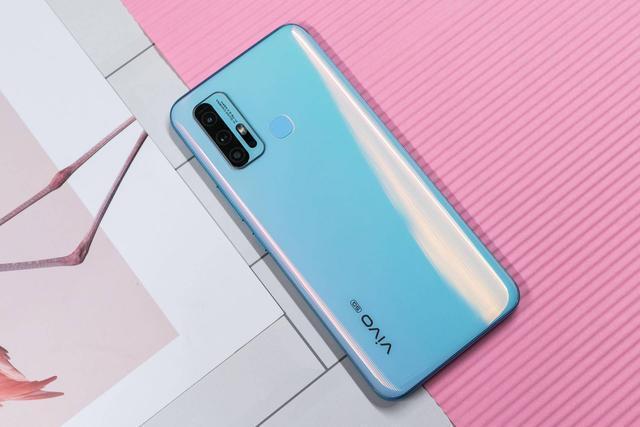 vivo反击小米,5G双模5000毫安4800四摄44W闪充,如今降至红米价