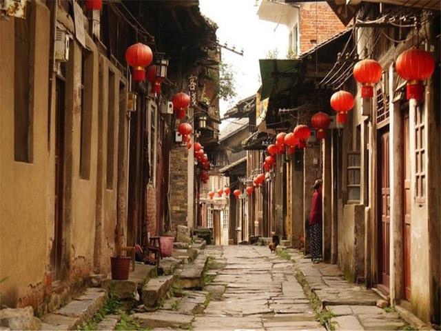 适合情侣旅游的四个古镇,风景美丽消费不贵,男同胞们看过来!