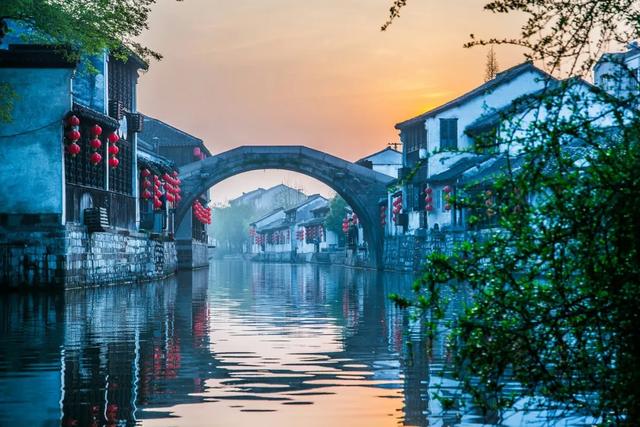 旅游景点推荐:最适合一个人旅行的美景