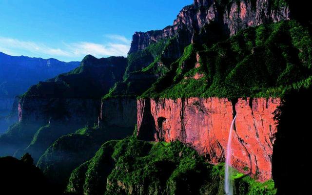 太行山大峡谷是避暑胜地，高山小溪，是盛夏出游的好地方