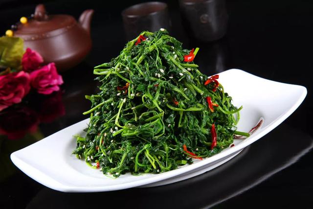 赶上春天的尾巴!这两种神仙野菜再不吃,就要等到明年了!