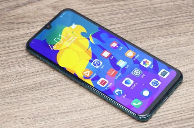 价格相差300元!同样是6GB+128GB+4800万三摄,哪款更值得入手