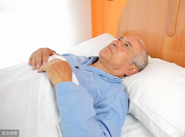 中医辨失眠，心脾两虚难入眠，中医：睡前4件事，一夜睡足8小时