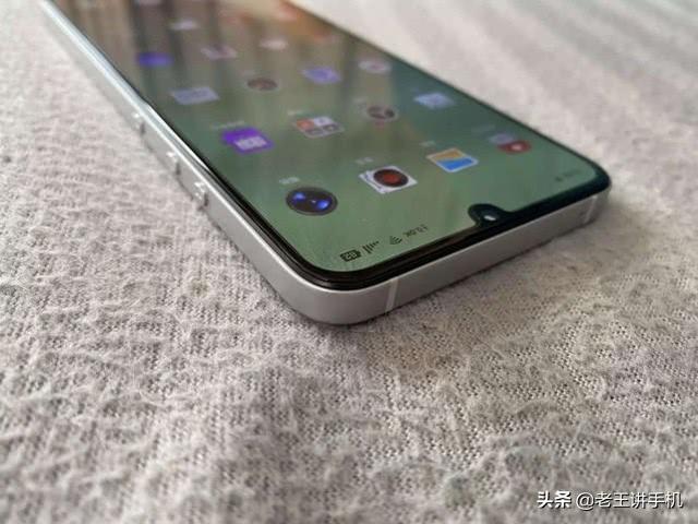 改变一个手机厂商的经典代表作,这几款手机,是我青春的回忆!