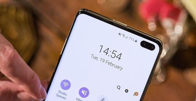 从7699跌至“小米价”,2K曲屏+骁龙855+512GB,还换米10吗?