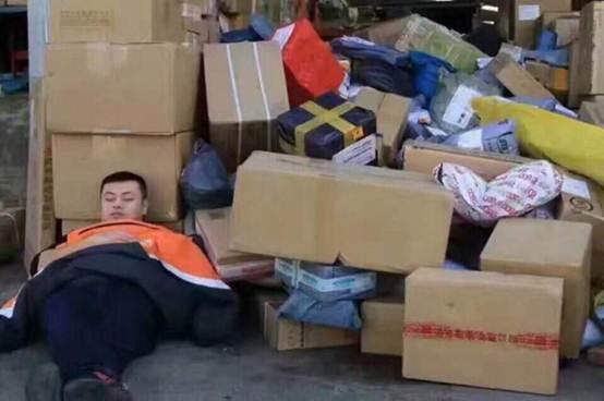 黑幕满满?拼多多凭啥就敢卖“假货”?背后其实另有隐情!