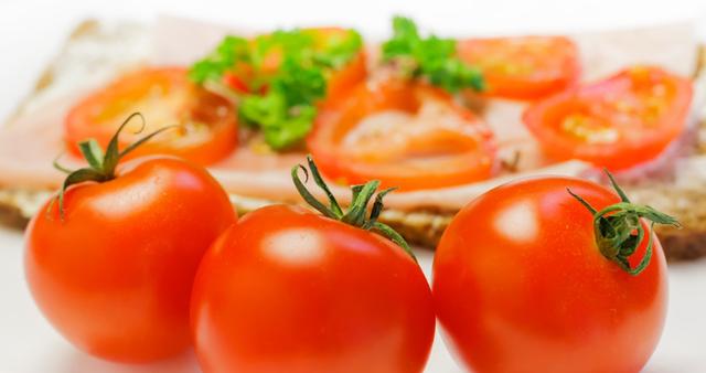 番茄如何煮更有营养？多这一步，省下护肤钱钱！吃对了才能抗衰老