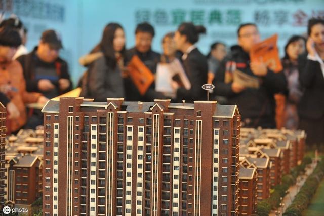 经济学家黄有光：虽然中国空置房“泛滥”，但房价没有出现泡沫