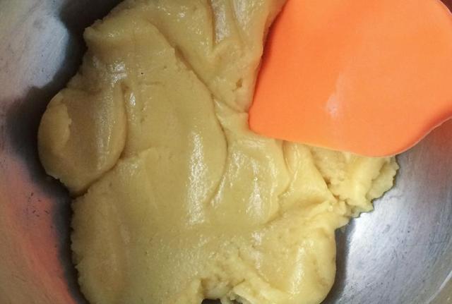 外面20一斤的桃酥,在家2块钱就能搞定,香甜酥脆,做法超级简单