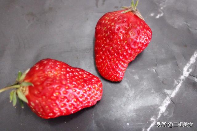 买草莓，选个头大的还是个头小的？果农：教您一招，不会买错了