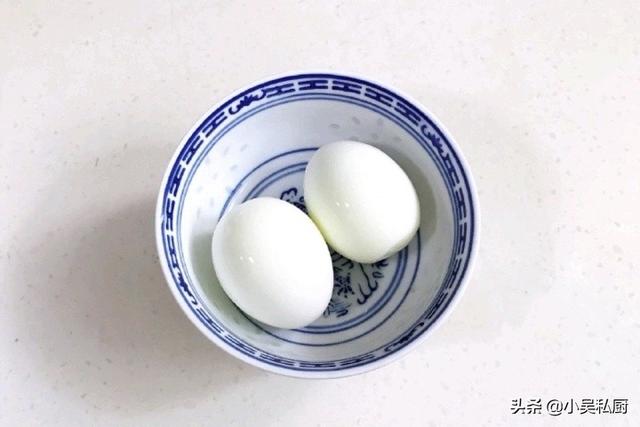 吃一碗当归、红枣、鸡蛋,红糖水,补气补血还补肾