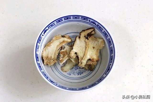 吃一碗当归、红枣、鸡蛋,红糖水,补气补血还补肾