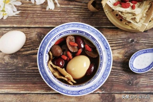 吃一碗当归、红枣、鸡蛋,红糖水,补气补血还补肾