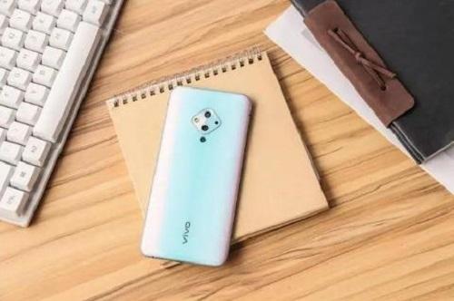 中端5G新品上市，8G+128G+4500mah，网友：这是要换手机的节奏。