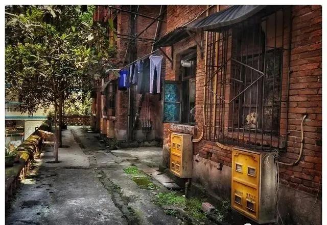 楼市撕开一道口子,买房迎“幸福时刻”?央行重锤落地,房贷稳了